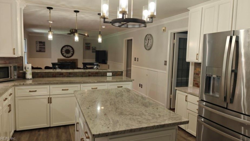 Photo 6 of 42 residential for sale in Chesapeake virginia