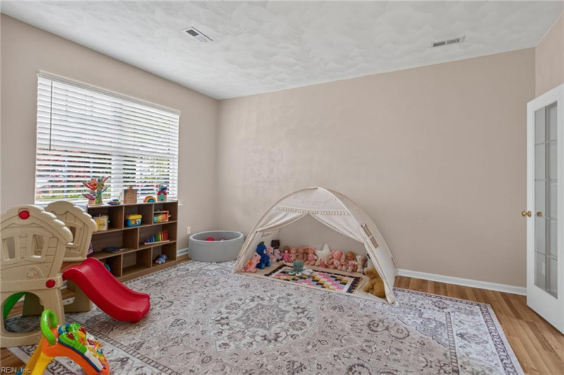 Photo 5 of 46 residential for sale in Chesapeake virginia Photo 5 of 46 residential for sale in Chesapeake virginia