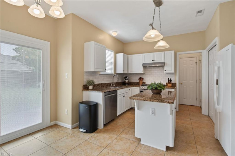 Photo 8 of 46 residential for sale in Chesapeake virginia Photo 8 of 46 residential for sale in Chesapeake virginia
