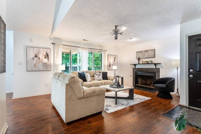 Photo 4 of 45 residential for sale in Newport News virginia