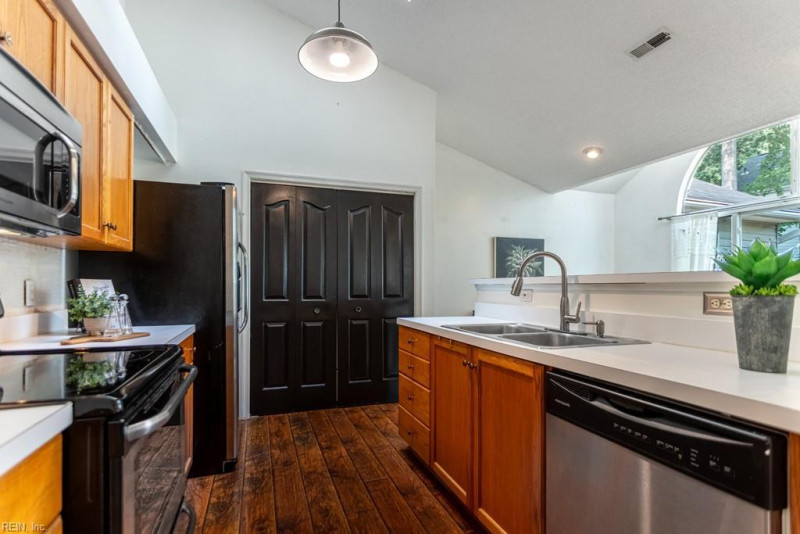 Photo 9 of 45 residential for sale in Newport News virginia