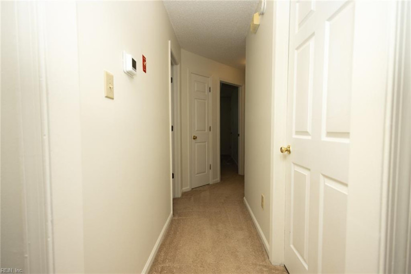 Photo 14 of 25 residential for sale in Chesapeake virginia