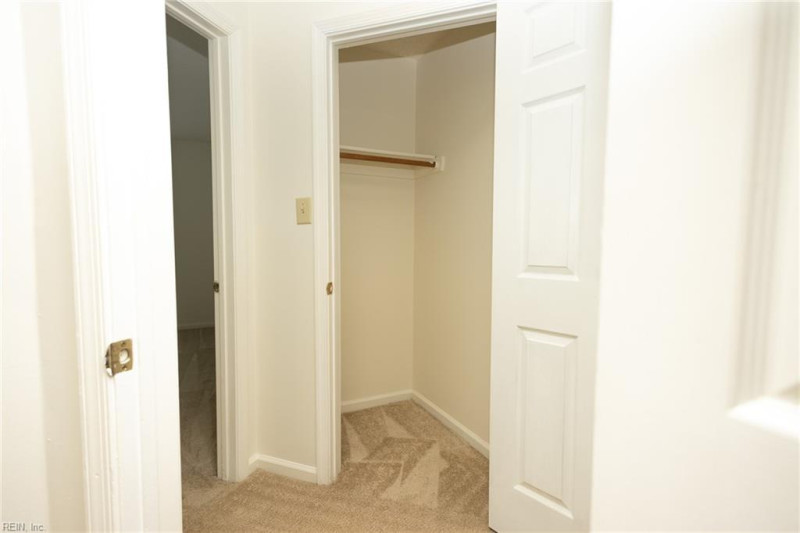 Photo 17 of 25 residential for sale in Chesapeake virginia