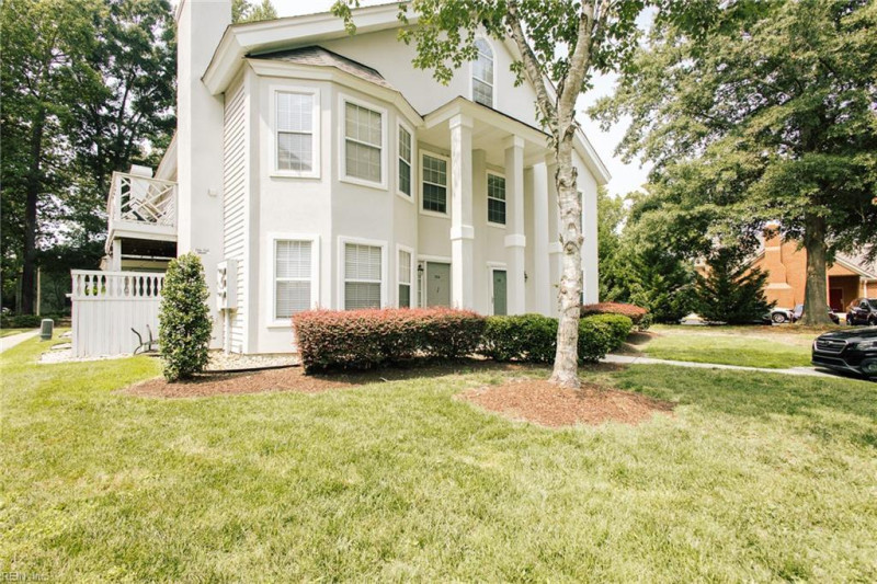 Photo 2 of 25 residential for sale in Chesapeake virginia