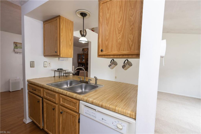 Photo 8 of 24 residential for sale in Newport News virginia Photo 8 of 24 residential for sale in Newport News virginia