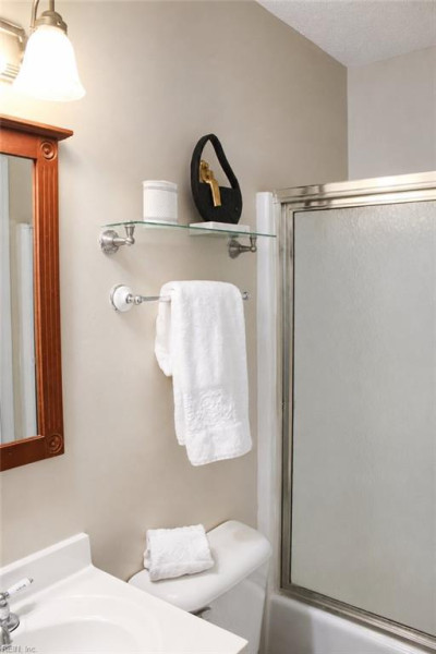 Photo 14 of 26 residential for sale in Norfolk virginia