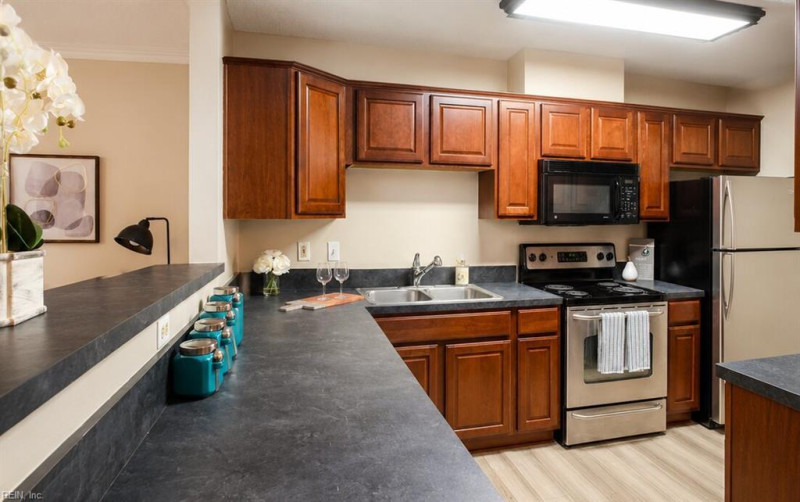 Photo 4 of 26 residential for sale in Norfolk virginia