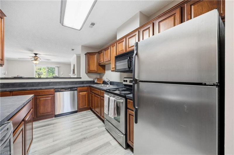 Photo 6 of 26 residential for sale in Norfolk virginia