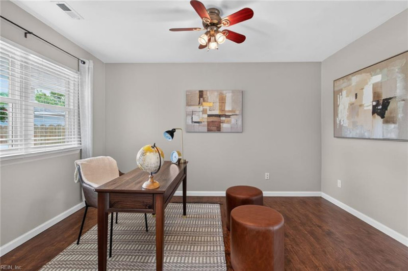 Photo 12 of 49 residential for sale in Virginia Beach virginia