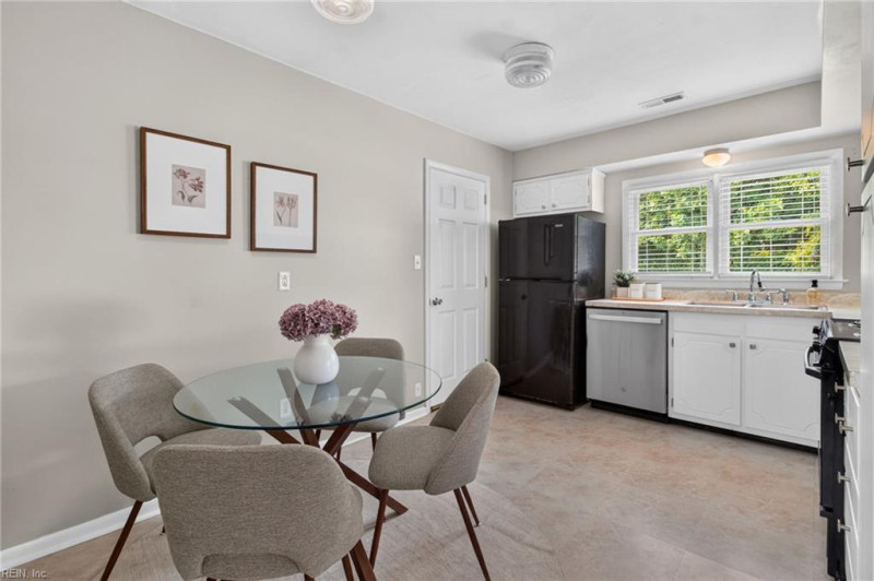 Photo 21 of 49 residential for sale in Virginia Beach virginia