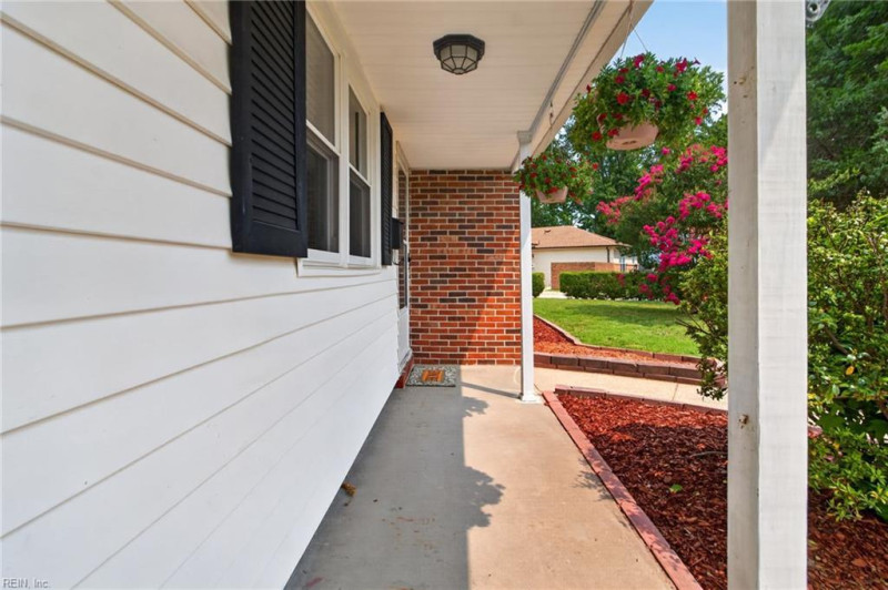 Photo 5 of 49 residential for sale in Virginia Beach virginia