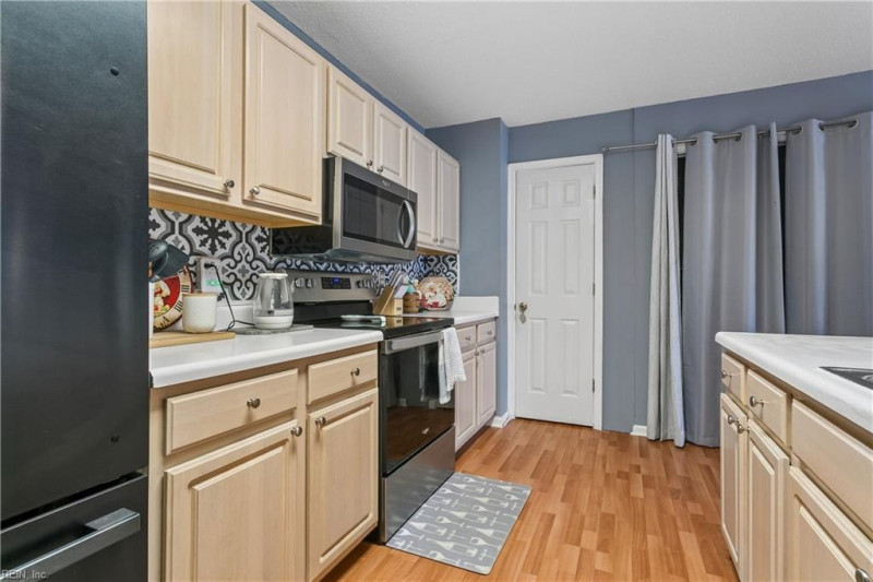 Photo 19 of 40 residential for sale in Williamsburg virginia Photo 19 of 40 residential for sale in Williamsburg virginia
