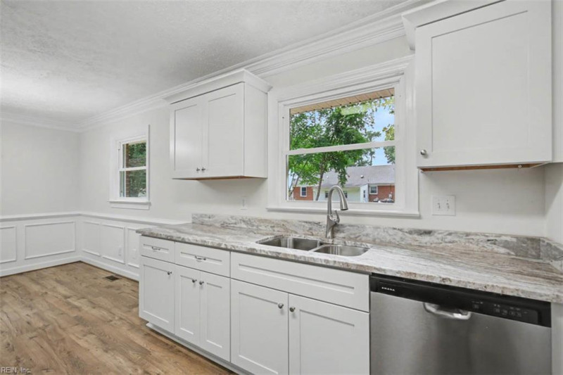 Photo 18 of 30 residential for sale in Newport News virginia