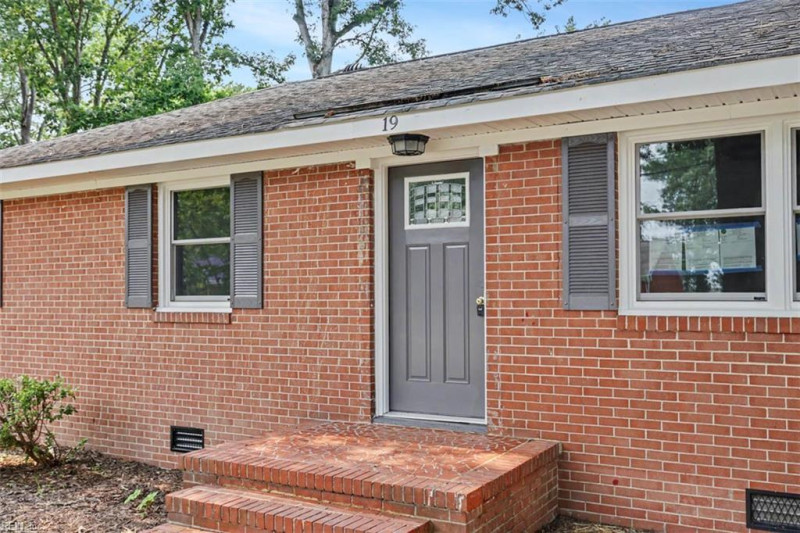 Photo 4 of 30 residential for sale in Newport News virginia