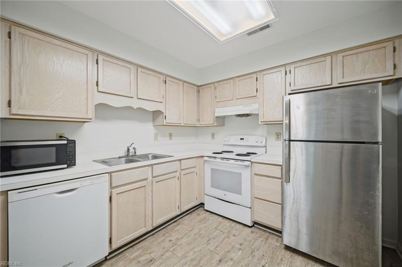 Photo 13 of 40 residential for sale in Chesapeake virginia Photo 13 of 40 residential for sale in Chesapeake virginia
