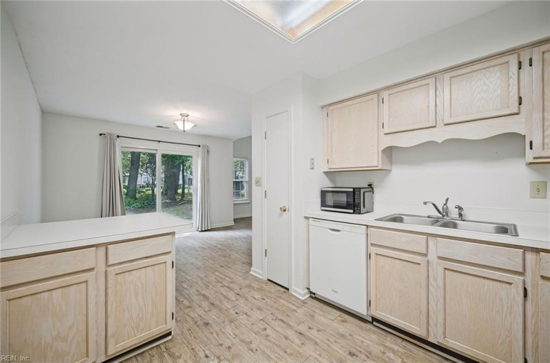 Photo 14 of 40 residential for sale in Chesapeake virginia Photo 14 of 40 residential for sale in Chesapeake virginia