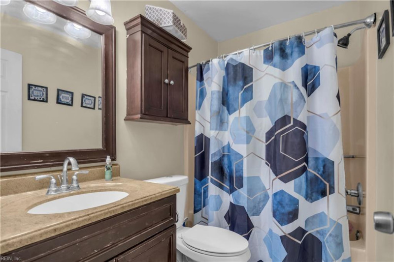 Photo 5 of 10 residential for sale in Chesapeake virginia