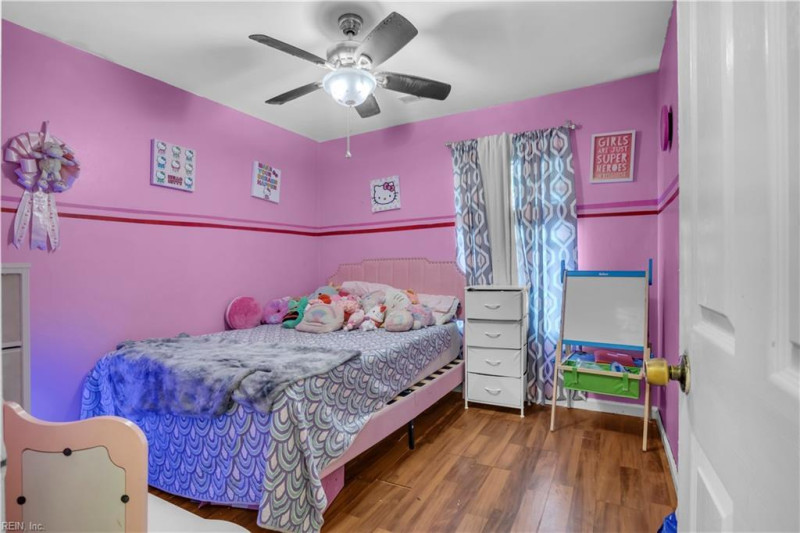 Photo 6 of 10 residential for sale in Chesapeake virginia