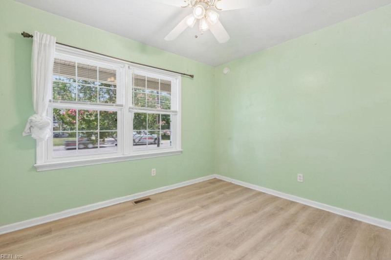 Photo 14 of 39 residential for sale in Newport News virginia