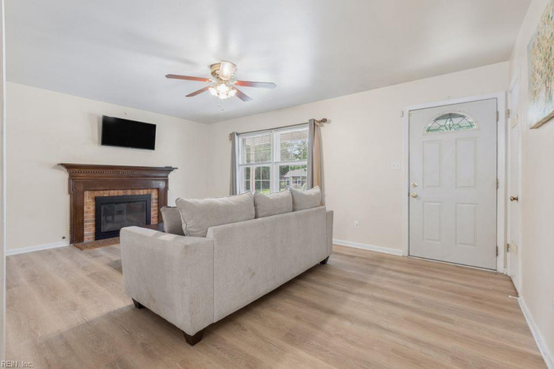 Photo 3 of 39 residential for sale in Newport News virginia