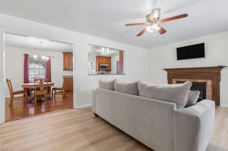 Photo 6 of 39 residential for sale in Newport News virginia