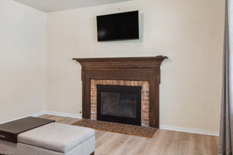 Photo 7 of 39 residential for sale in Newport News virginia
