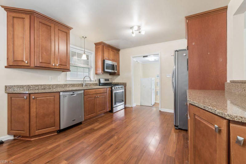 Photo 9 of 39 residential for sale in Newport News virginia