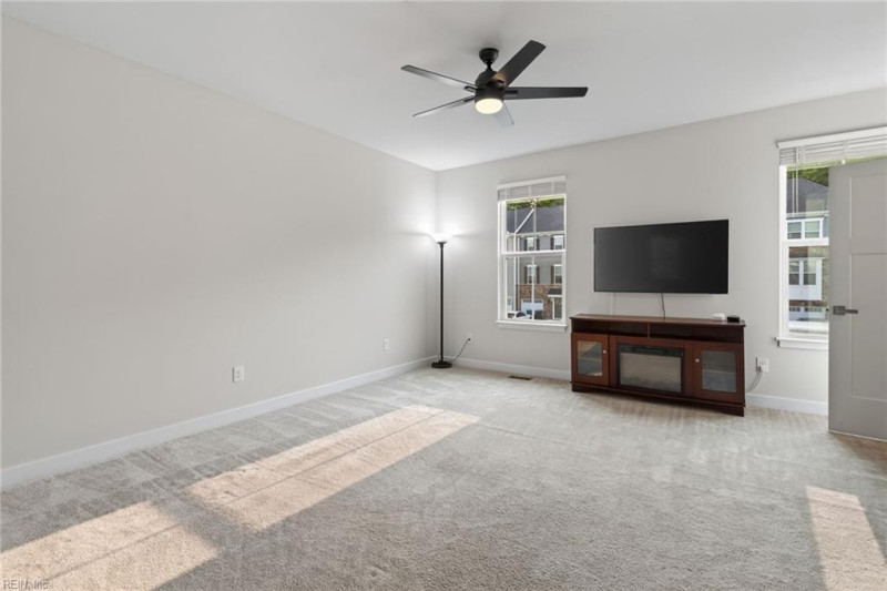 Photo 13 of 30 residential for sale in Poquoson virginia