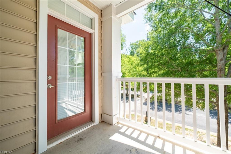 Photo 10 of 31 residential for sale in Newport News virginia