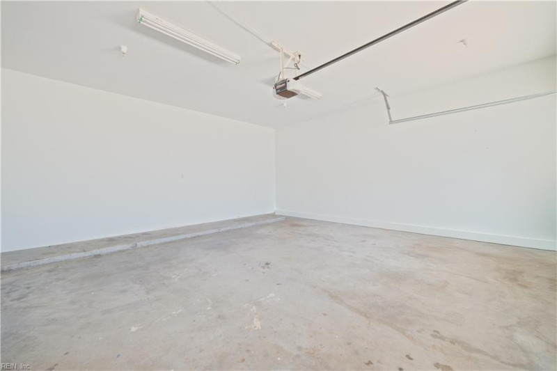 Photo 12 of 31 residential for sale in Newport News virginia