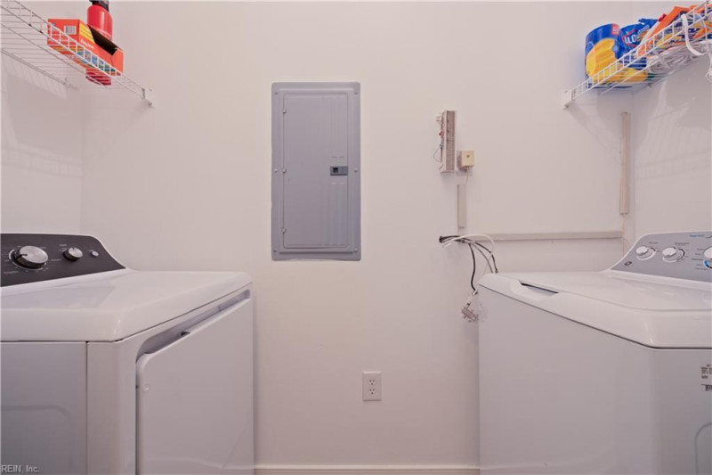 Photo 14 of 31 residential for sale in Newport News virginia