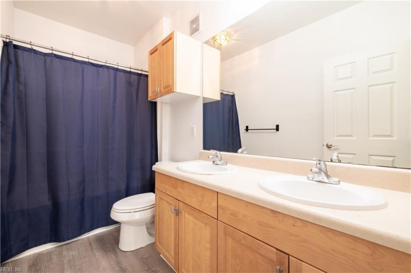 Photo 18 of 31 residential for sale in Newport News virginia