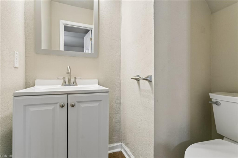 Photo 13 of 37 residential for sale in Newport News virginia