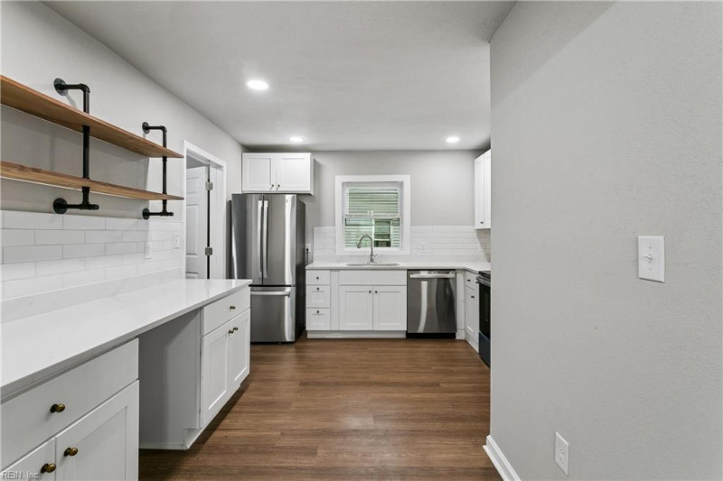 Photo 14 of 37 residential for sale in Newport News virginia