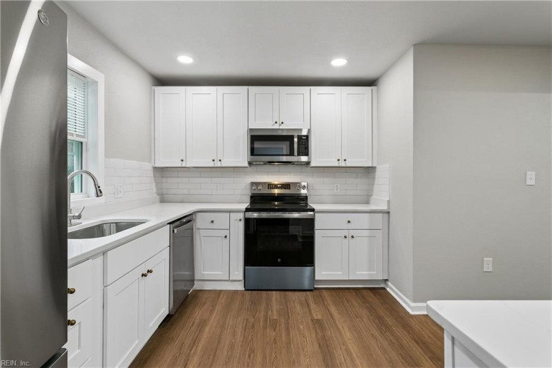 Photo 17 of 37 residential for sale in Newport News virginia
