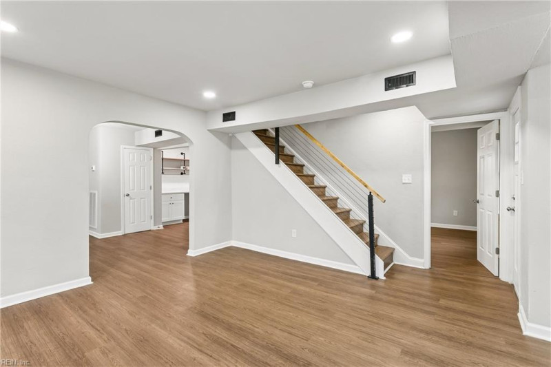 Photo 5 of 37 residential for sale in Newport News virginia
