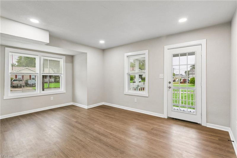 Photo 6 of 37 residential for sale in Newport News virginia