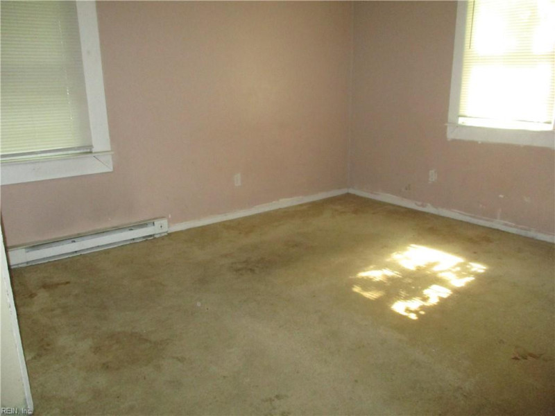 Photo 14 of 27 residential for sale in Portsmouth virginia