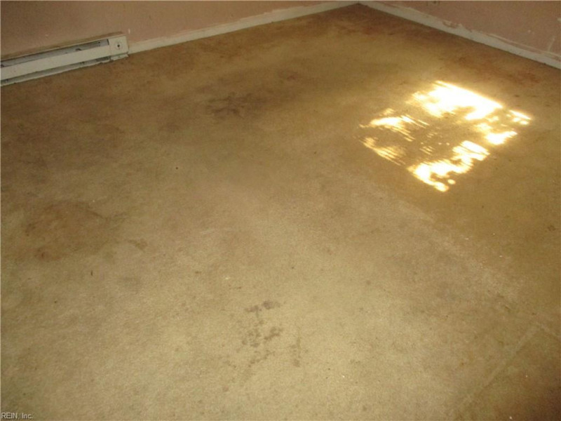 Photo 15 of 27 residential for sale in Portsmouth virginia