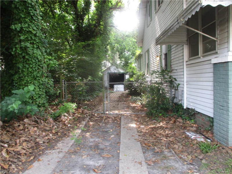 Photo 4 of 27 residential for sale in Portsmouth virginia