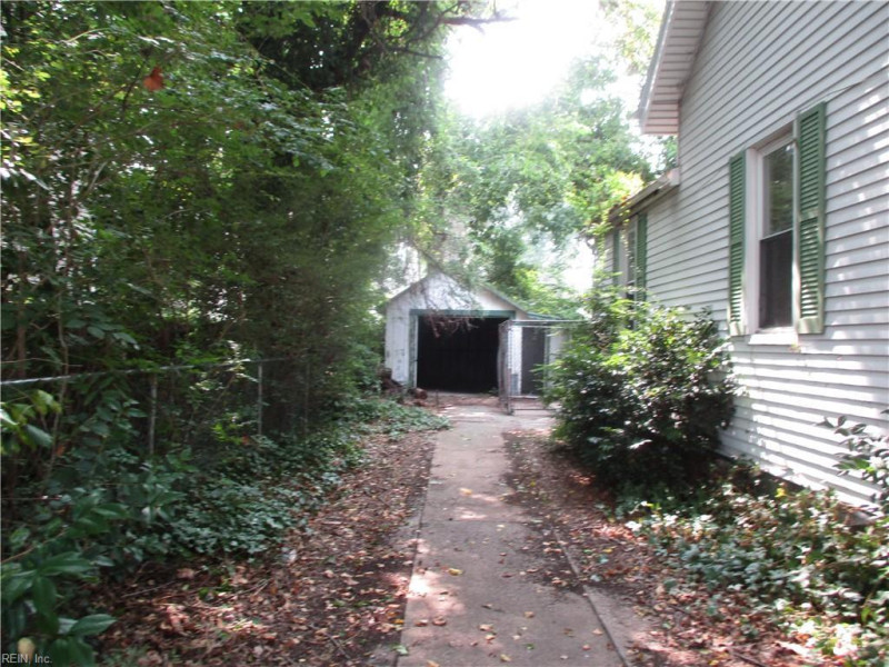Photo 5 of 27 residential for sale in Portsmouth virginia