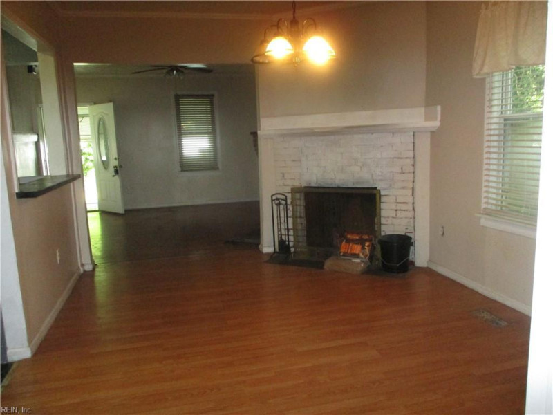 Photo 7 of 27 residential for sale in Portsmouth virginia