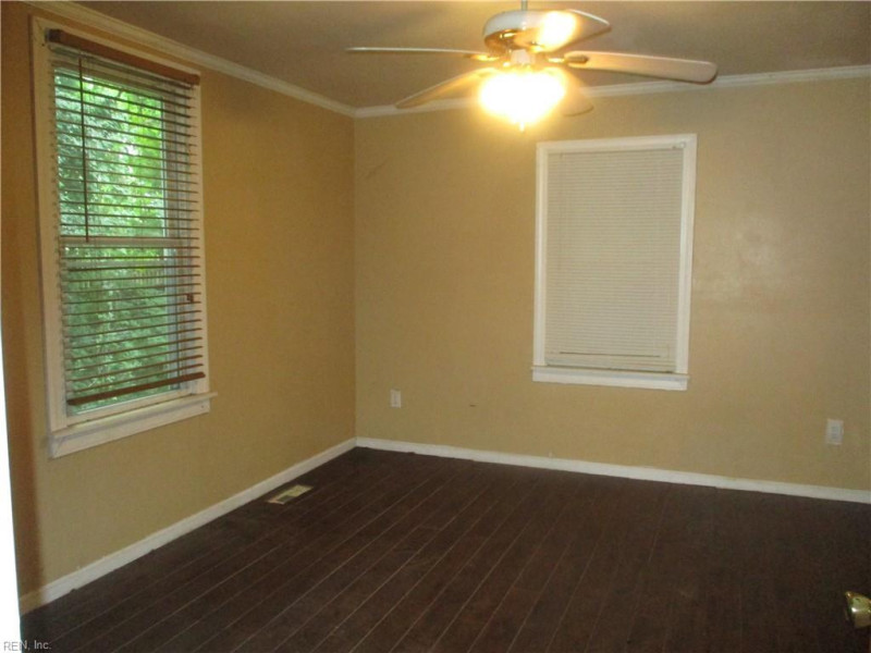 Photo 9 of 27 residential for sale in Portsmouth virginia
