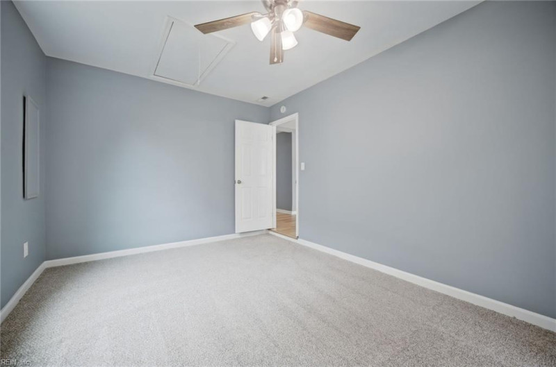 Photo 13 of 33 residential for sale in Virginia Beach virginia