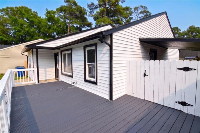 Photo 2 of 33 residential for sale in Virginia Beach virginia