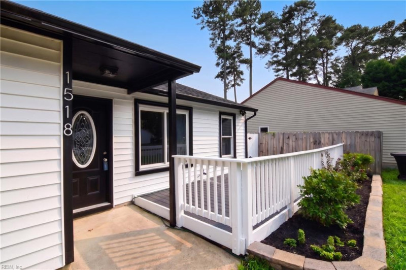 Photo 3 of 33 residential for sale in Virginia Beach virginia