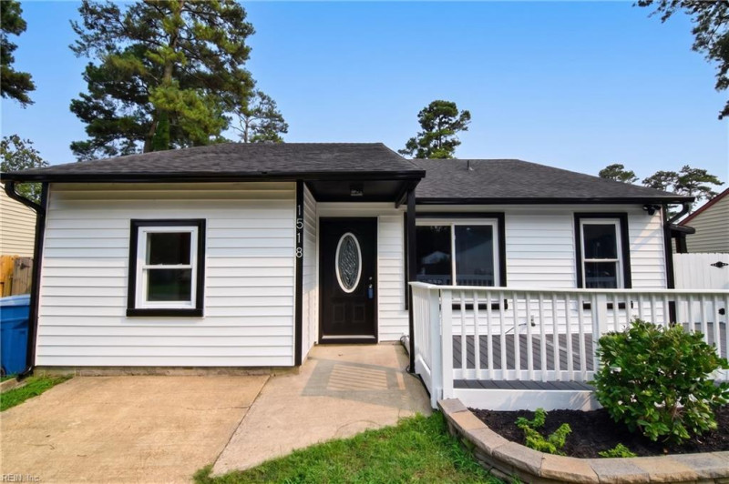 Photo 4 of 33 residential for sale in Virginia Beach virginia