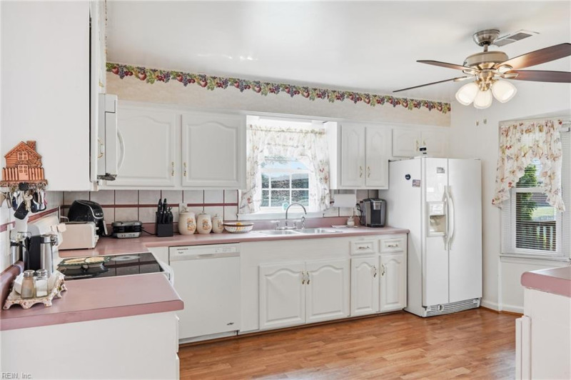 Photo 18 of 38 residential for sale in Norfolk virginia