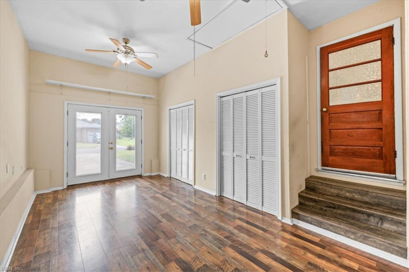 Photo 17 of 41 residential for sale in Chesapeake virginia