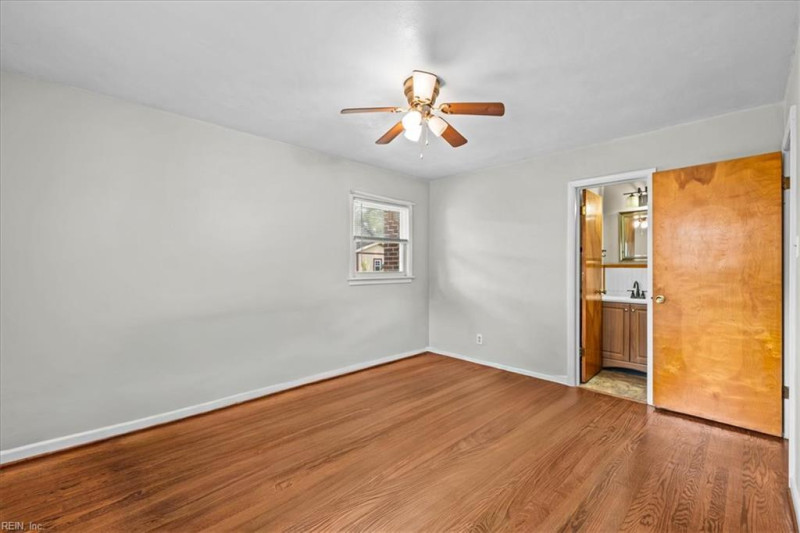Photo 23 of 41 residential for sale in Chesapeake virginia
